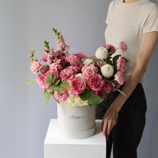 Surprise on a florisit taste in a hat box, bright - Размер M