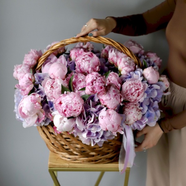 Peonies and Hydrangea in a basket - Размер XL