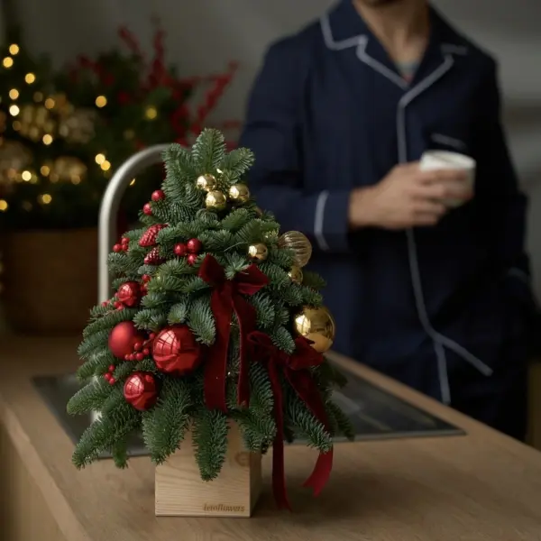 Mini Christmas Tree 'Golden red'