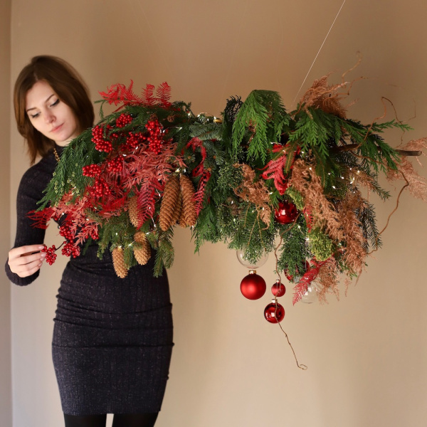 “Hanging composition 'Lingonberry'”