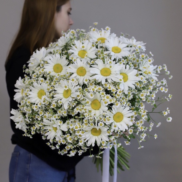 Bouquet of large and spray Chamomile - Размер M