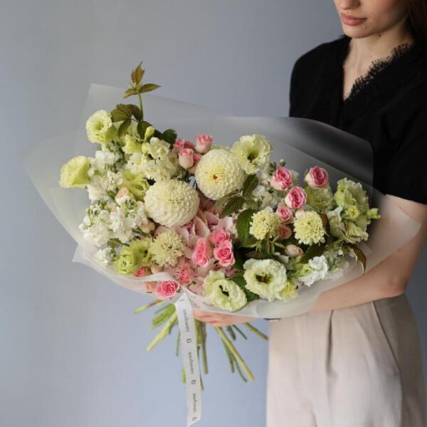 Surprise on a florist taste, light -  Размер M