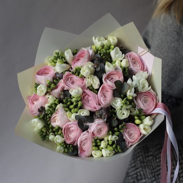 Ranunculus with Freesia - Размер M 