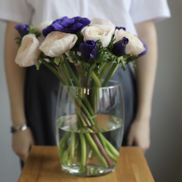 Anemone with Ranunculus in a vase -  Размер S 