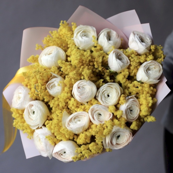 Mimosa with Ranunculus - Размер L