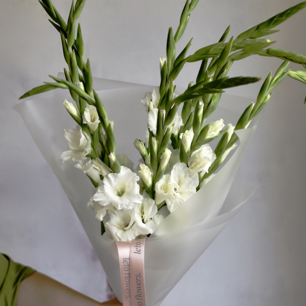 White Gladiolus - 9 гладиолусов