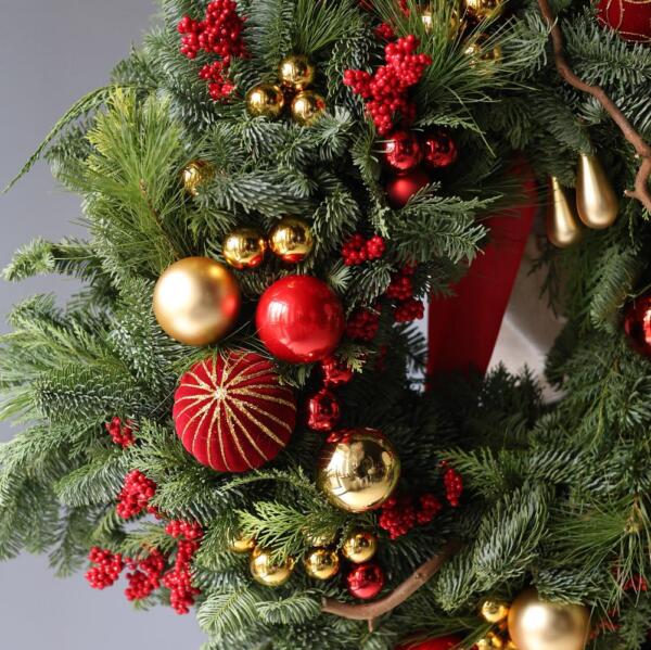 Christmas wreath 'Golden red' - 55-60 см