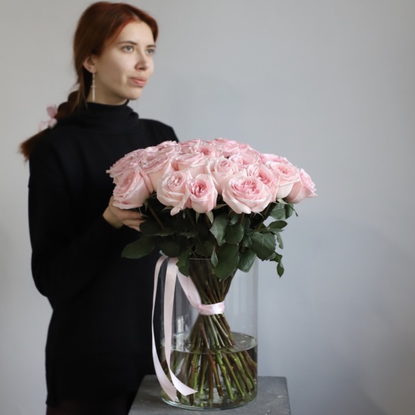 Garden Roses in a vase -  35 роз 