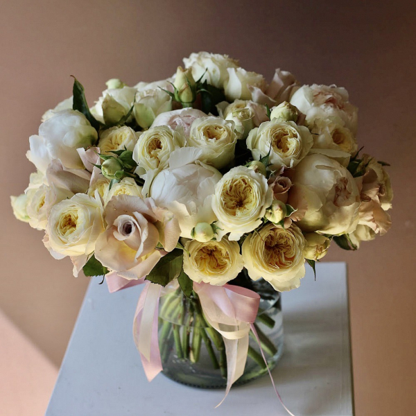 Peonies with Spray Roses and Simple Roses in a vase - Размер M 