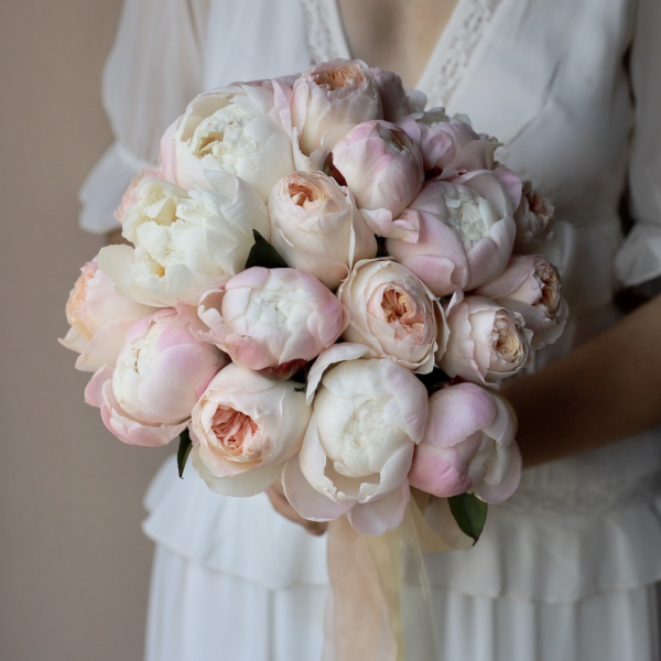 Bridal bouquet of peonies and garden roses - Размер S
