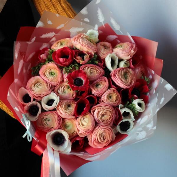 Anemone with Ranunculus, bright - Размер М