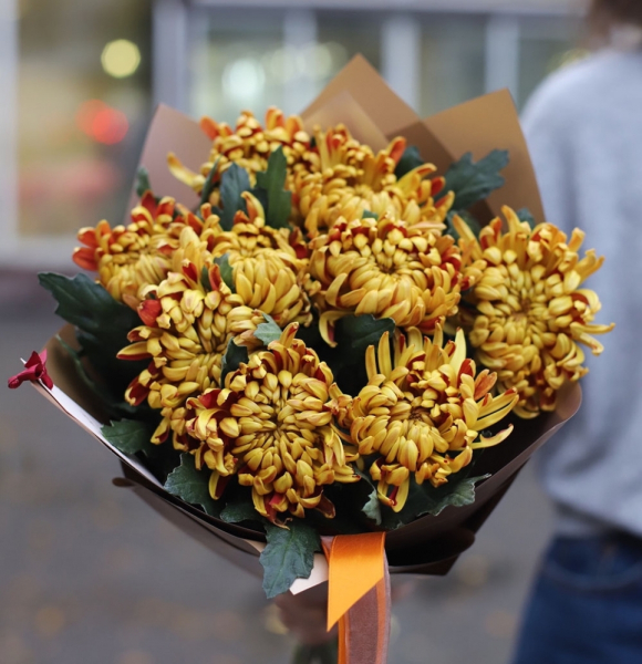 Ochre Chrysanthemum - 9 хризантем