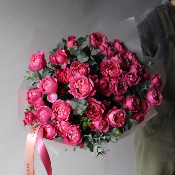 Juliet Cherry spray rose - 9 кустовых роз