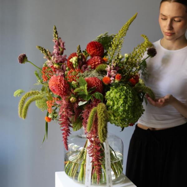 Signature bouquet Mister August - Размер XL ( в вазе )