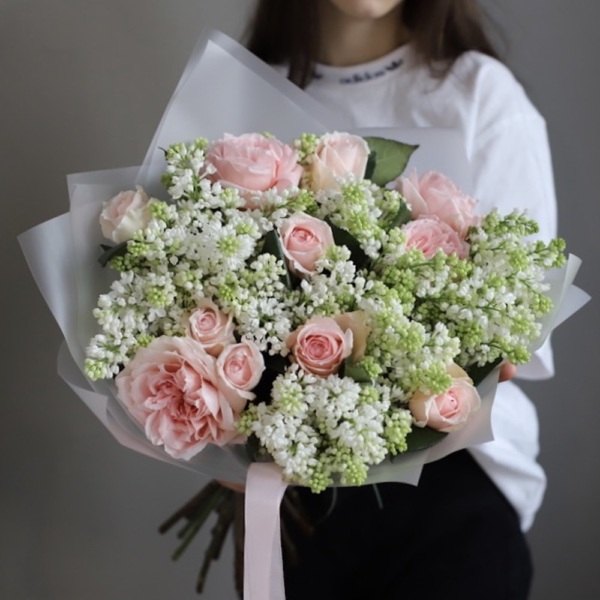 Garden Roses with white Lilac - Размер M