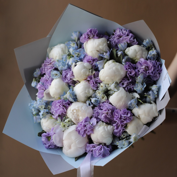 Peony with Delphinium and Stock - Размер L