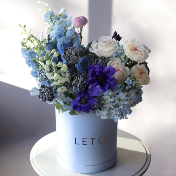 Sky-blue signature hat box - Размер XL