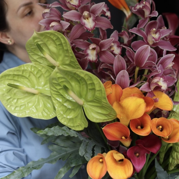 Signature Bouquet 'White Lotus'