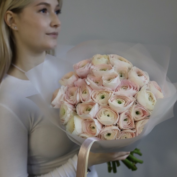 Light-Pink Ranunculus - 29 ранункулюсов