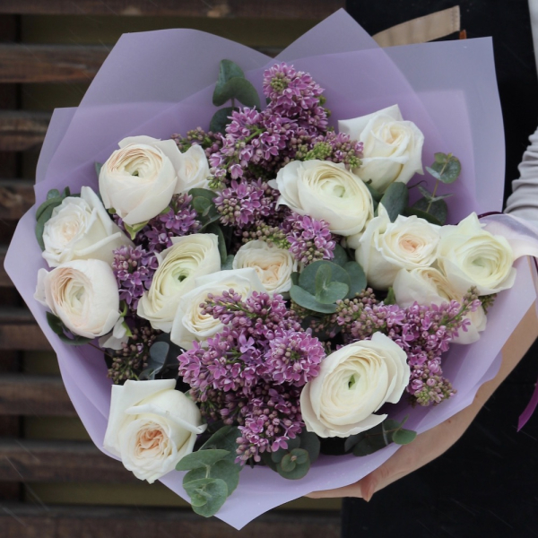 Garden Roses with Ranunculus and Lilac, bright - Размер между S и M 