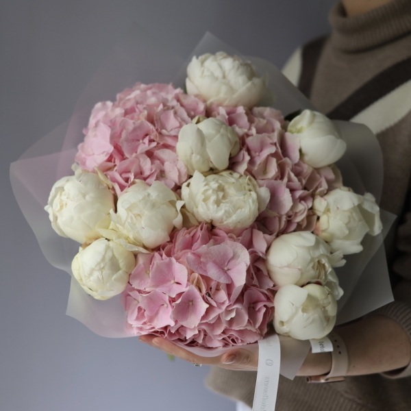 Peony with Hydrangea, light - Размер M 