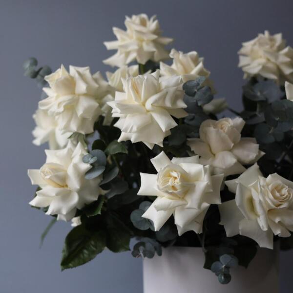 Hat box with roses "Creamy Gelato" - Размер M