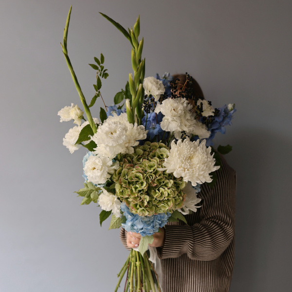 Sky-blue signature bouquet - Размер L
