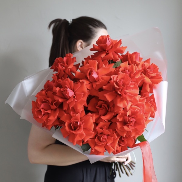 Bouquet of scarlet roses "Nina" - 25 роз
