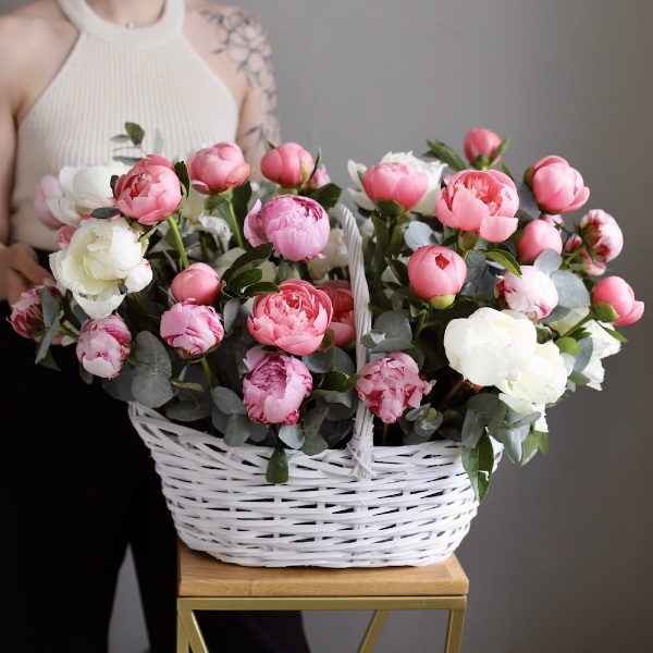 Basket of Peonies of different colors -  Размер L 