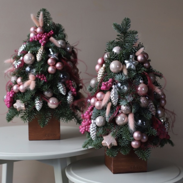 Mini Christmas Tree 'Pink lollipop'