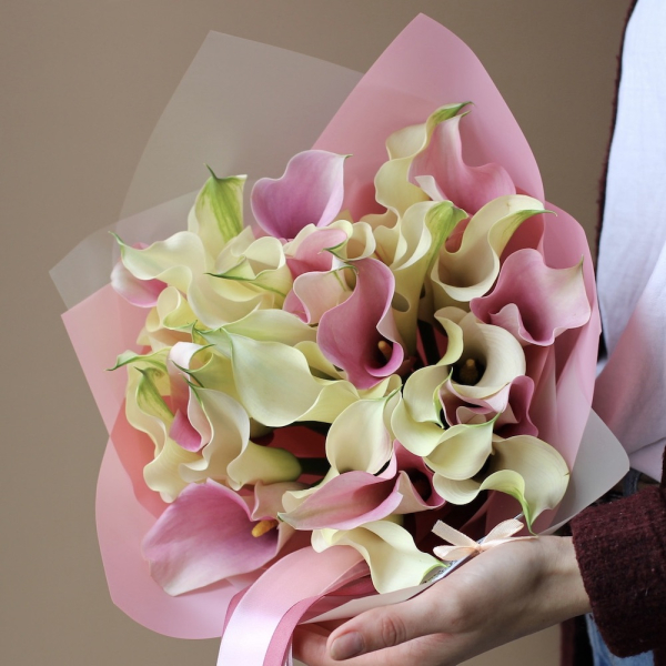 Mixed color Calla Lilies -  29 калл 