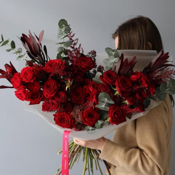 Red signature bouquet - Размер M