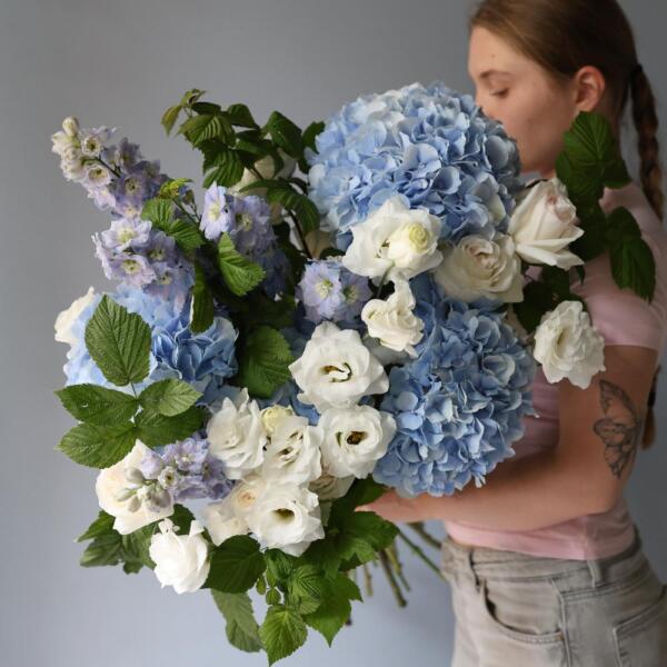 Sky-blue signature bouquet - Размер L