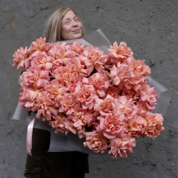 Bouquet of roses "Moscow sunset" -  75 роз 