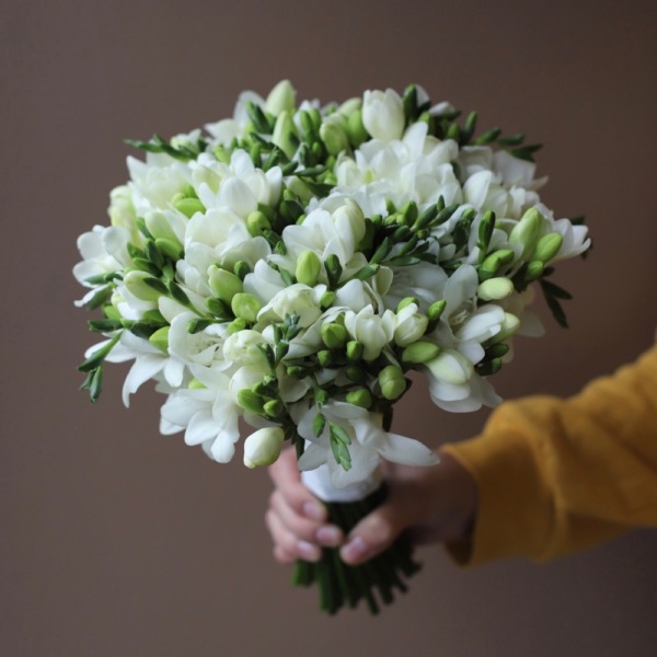 Bridal bouquet of freesias - Размер M