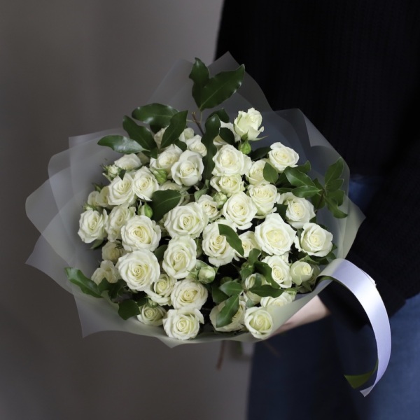 Miss Bombastic spray rose - 9 кустовых роз