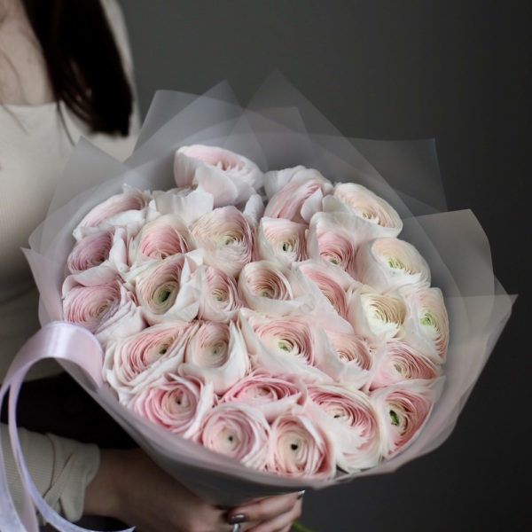 Light-Pink Ranunculus - 29 ранункулюсов