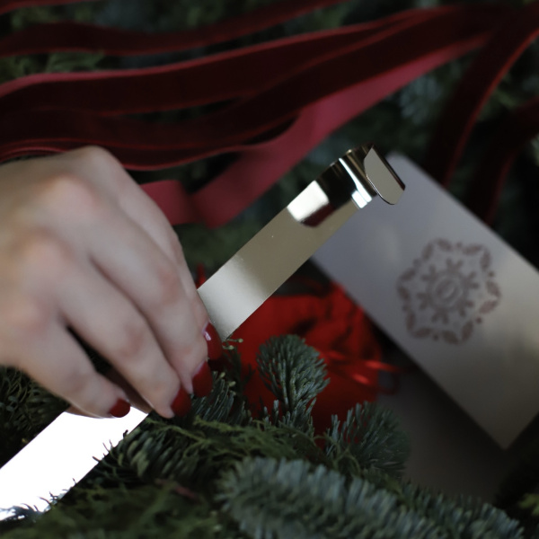 Door wreath mount included